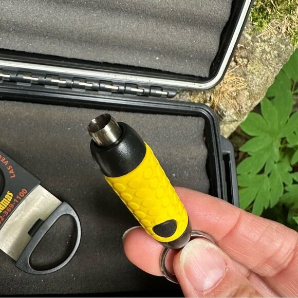 Black Portable Herf-a-dor Humidor Cigar Case and Accessories - Picture 10 of 14